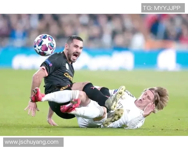 足球明星感动瞬间高清图片展现球场激情与友谊的美好时刻 足球明星感动瞬间高清图片展现球场激情与友谊的美好时刻